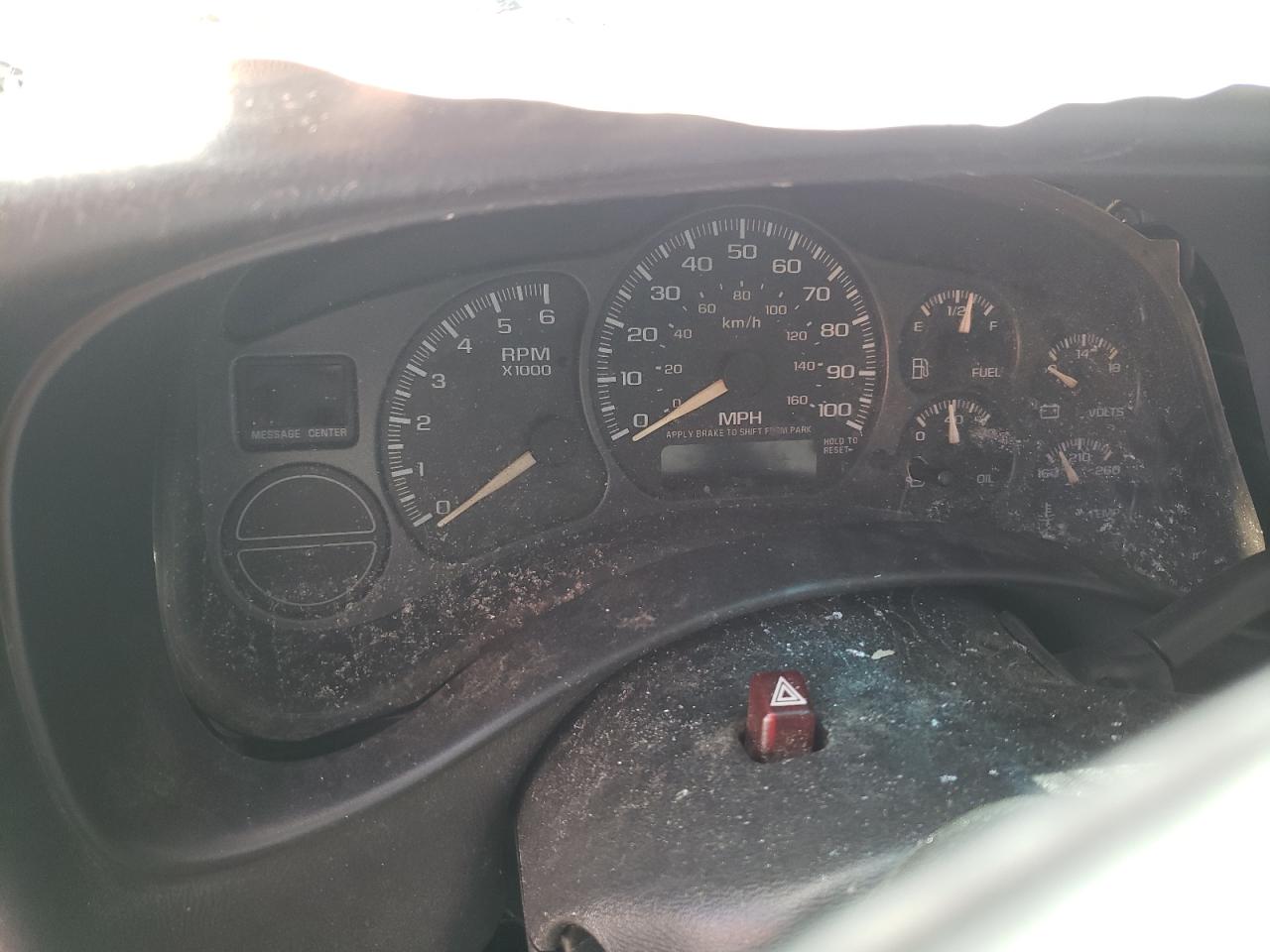 Photo 8 from auction – 2002 CHEVROLET SILVERADO with VIN 1GCEC14W92Z128107