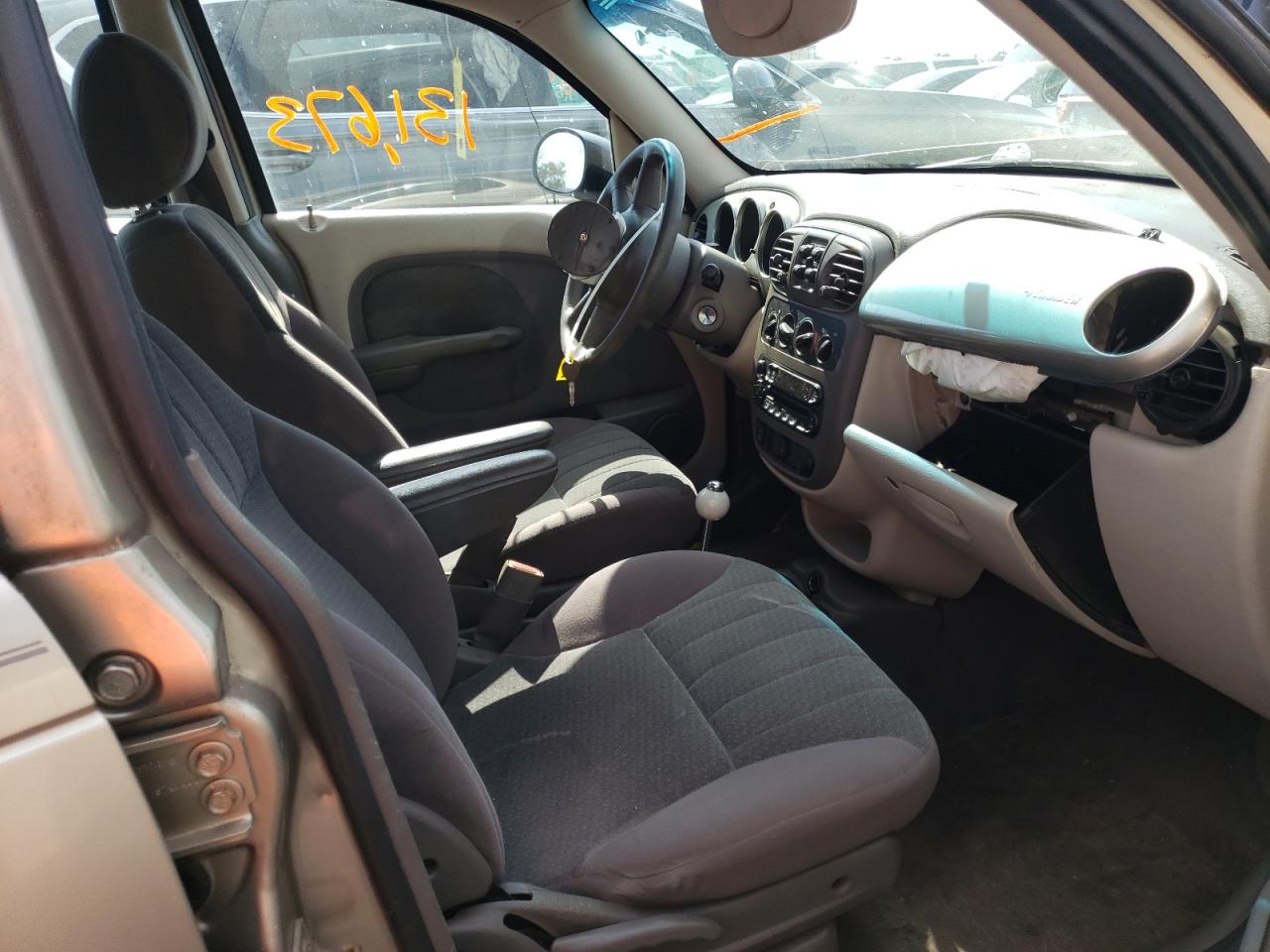 Photo 5 from auction – 2004 CHRYSLER PT CRUISER with VIN 3C4FY48B04T358269