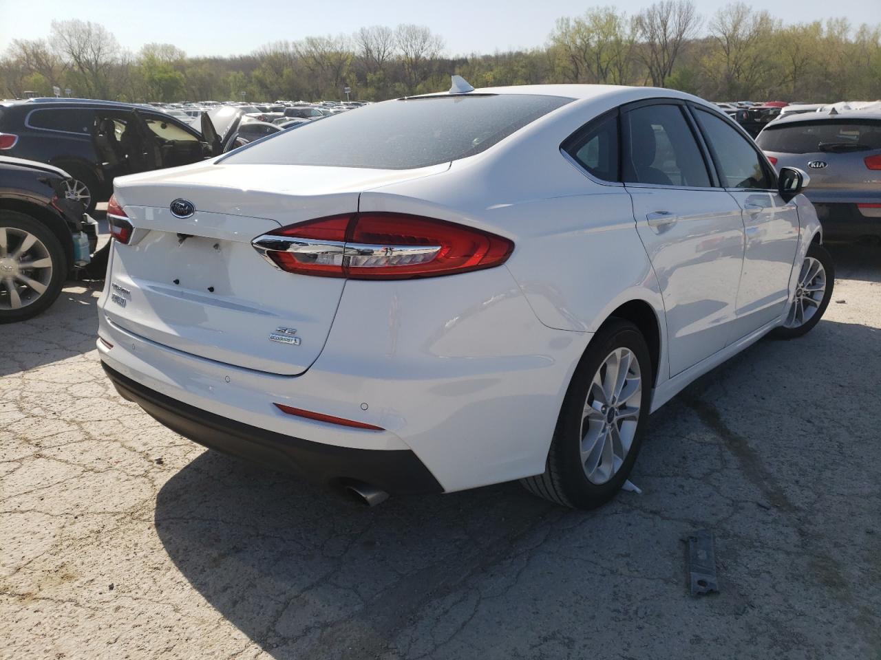 Photo 4 from auction – 2019 FORD FUSION SE with VIN 3FA6P0HDXKR108325
