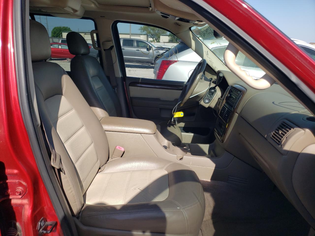 Photo 5 from auction – 2005 FORD EXPLORER E with VIN 1FMDU64K45UA45930