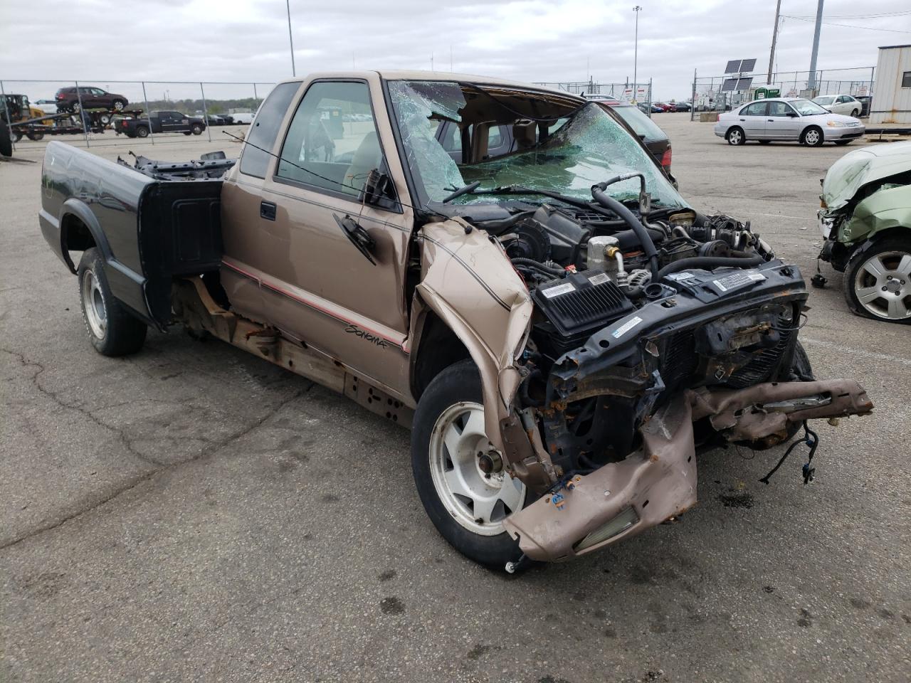 GMC SONOMA 1996 with VIN 1GTCS19X3T8525251 - Photo from auction