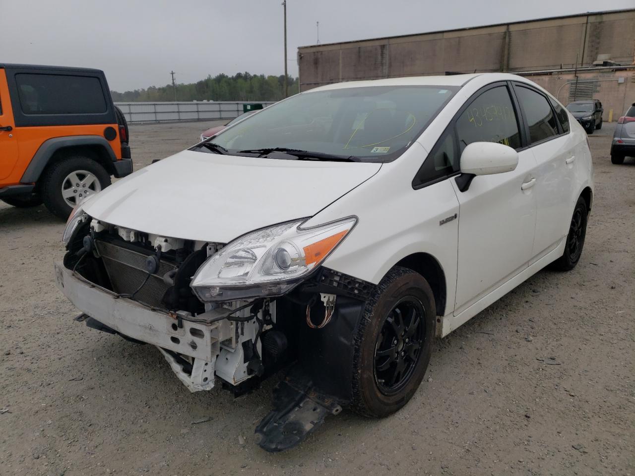 Photo 2 from auction – 2013 TOYOTA PRIUS with VIN JTDKN3DU6D5599987
