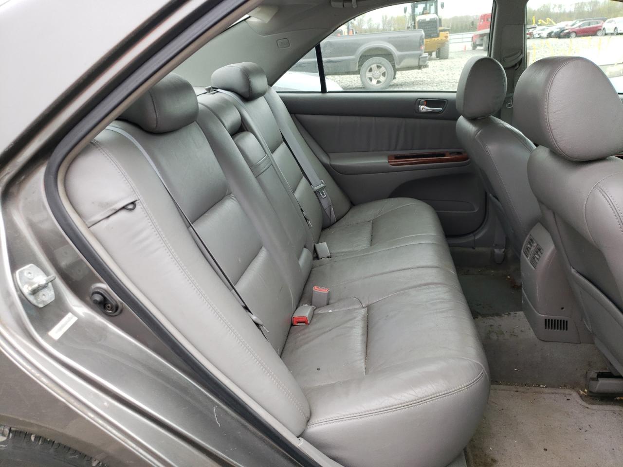 Photo 6 from auction – 2003 TOYOTA CAMRY LE with VIN 4T1BF30KX3U563480