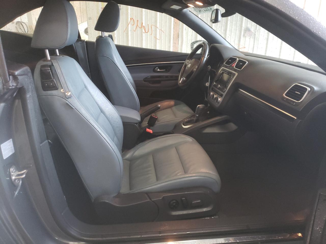 Photo 5 from auction – 2013 VOLKSWAGEN EOS LUX with VIN WVWFW8AH7DV002400