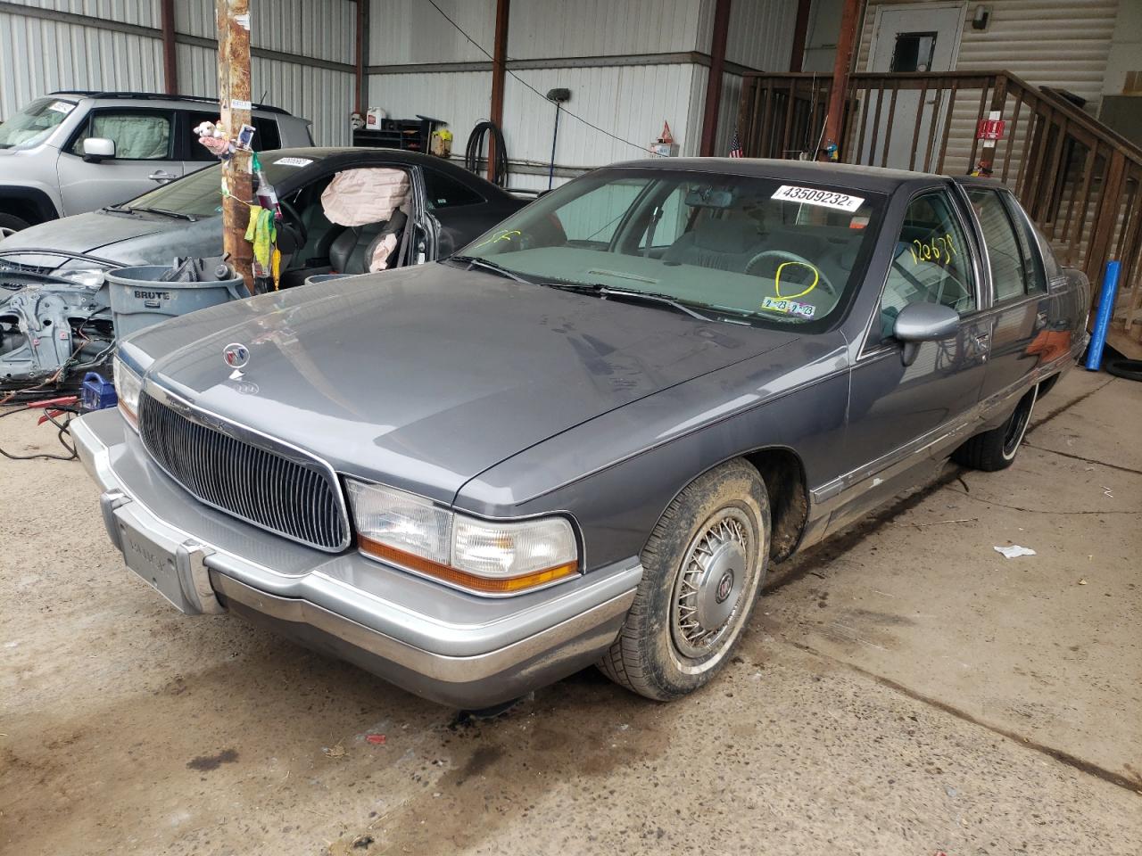 Photo 2 from auction – 1993 BUICK ROADMASTER with VIN 1G4BN5375PR408124