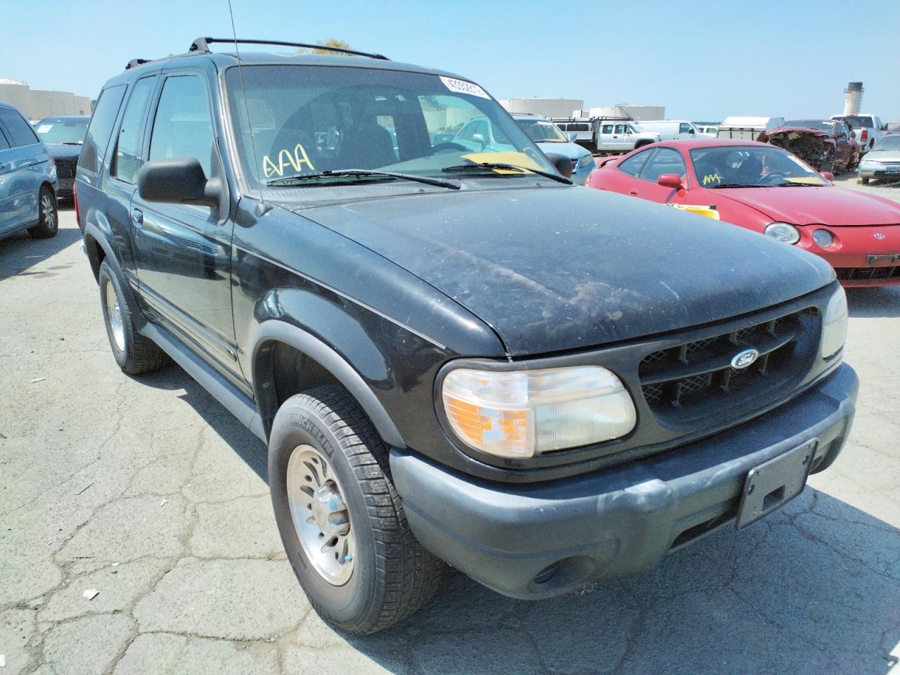 FORD EXPLORER S 2000 with VIN 1FMYU60E9YUA54676 - Photo from auction