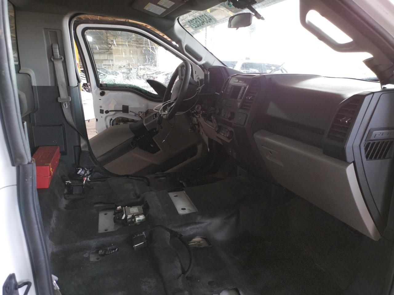 Photo 5 from auction – 2019 FORD F150 with VIN 1FTMF1C59KKD92142