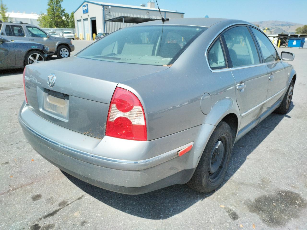 Photo 4 from auction – 2004 VOLKSWAGEN PASSAT GLS with VIN WVWPD63B04E030529