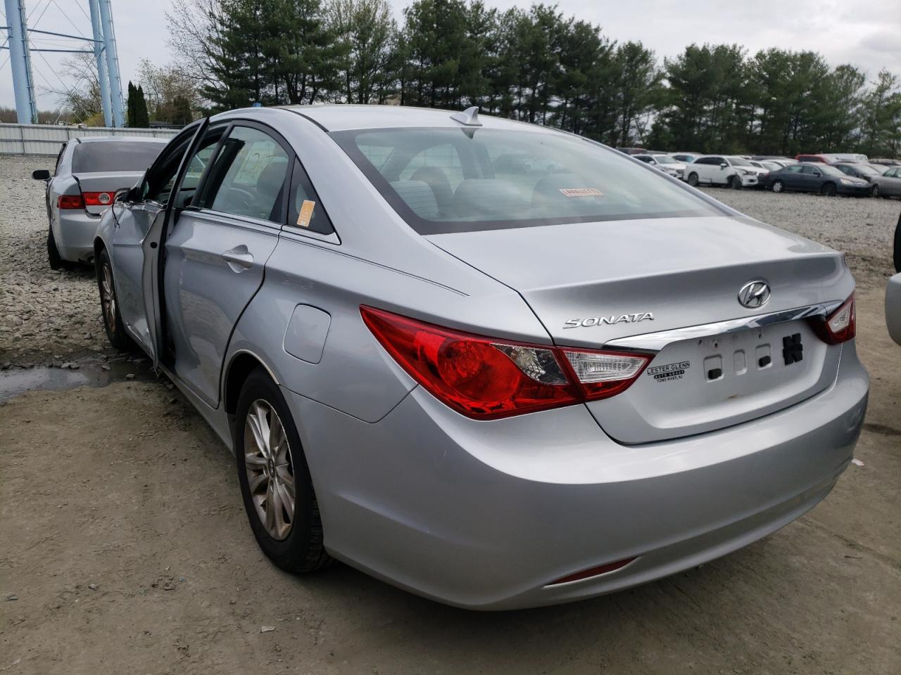 Photo 3 from auction – 2013 HYUNDAI SONATA GLS with VIN 5NPEB4AC1DH670262