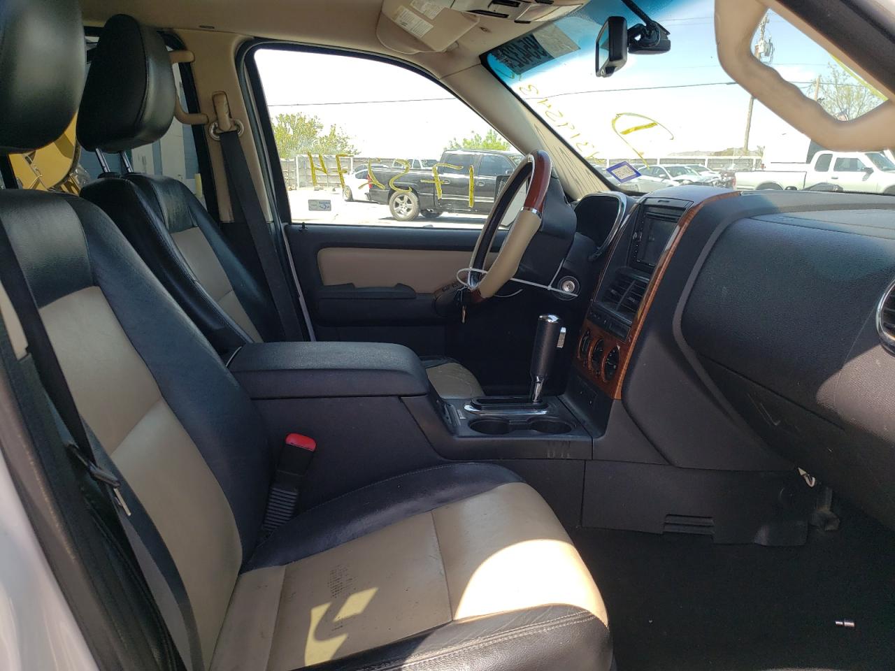 Photo 5 from auction – 2009 FORD EXPLORER E with VIN 1FMEU64E79UA05541