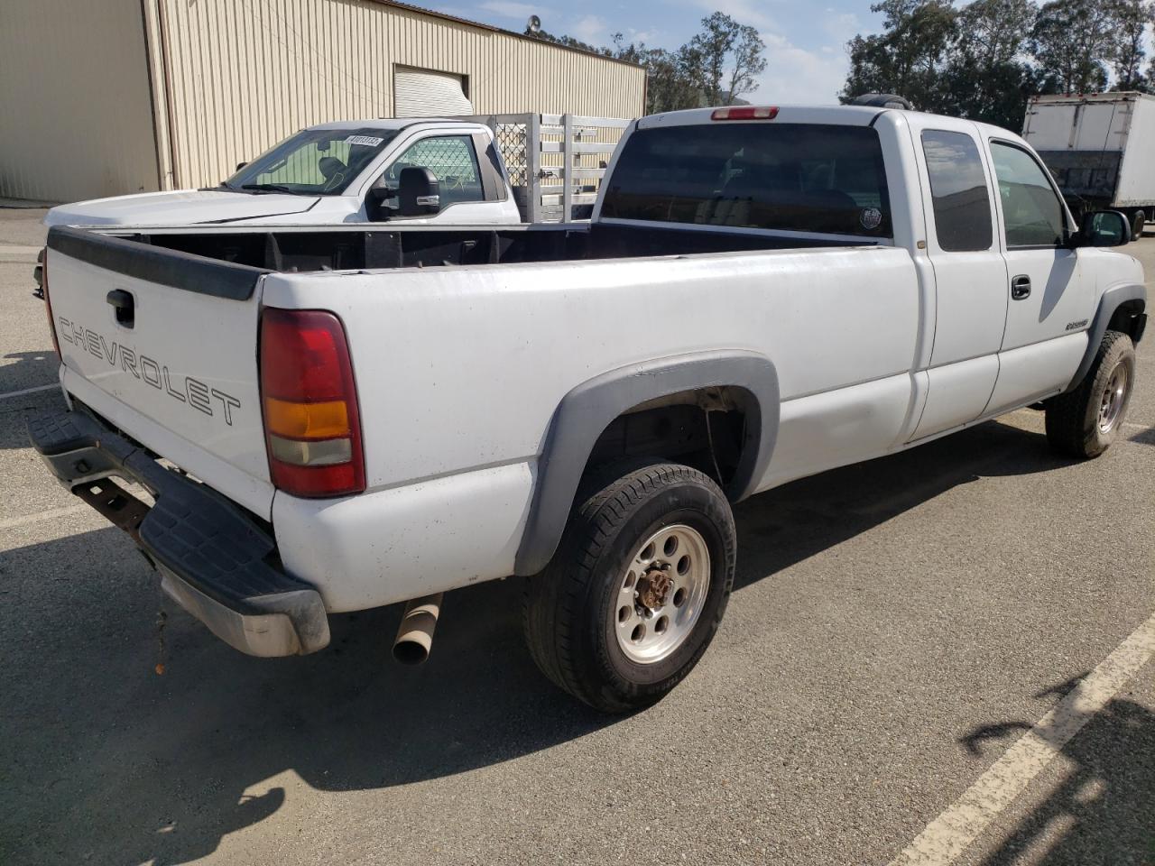 Photo 4 from auction – 2002 CHEVROLET SILVERADO with VIN 1GCHC29U72E259425