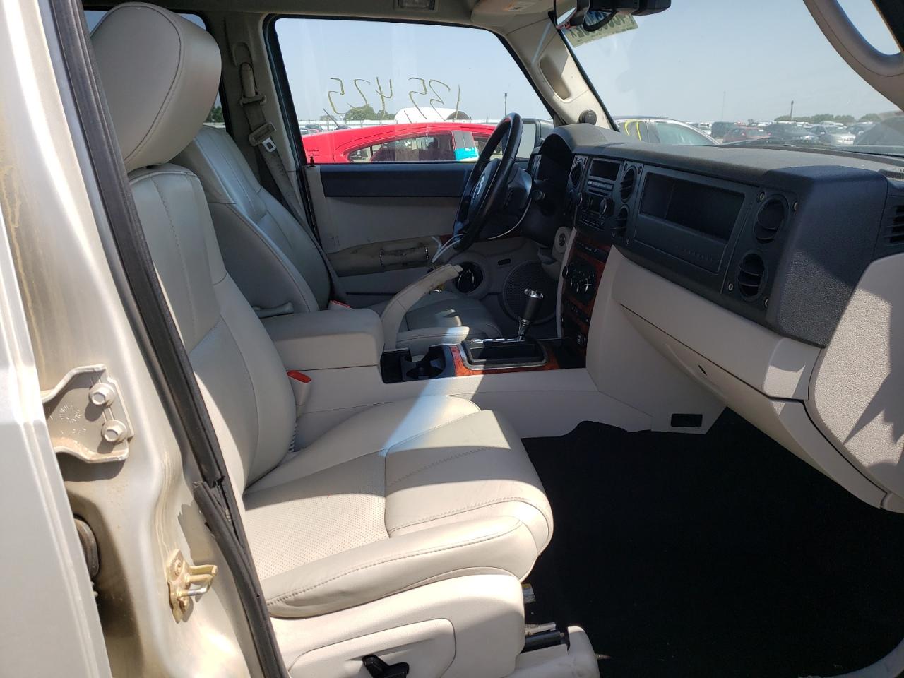Photo 5 from auction – 2006 JEEP COMMANDER with VIN 1J8HH58226C359834