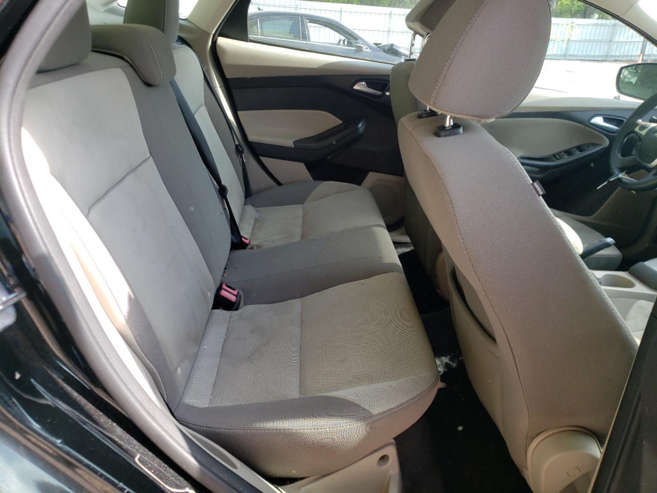 Photo 6 from auction – 2014 FORD FOCUS SE with VIN 1FADP3F2XEL257671