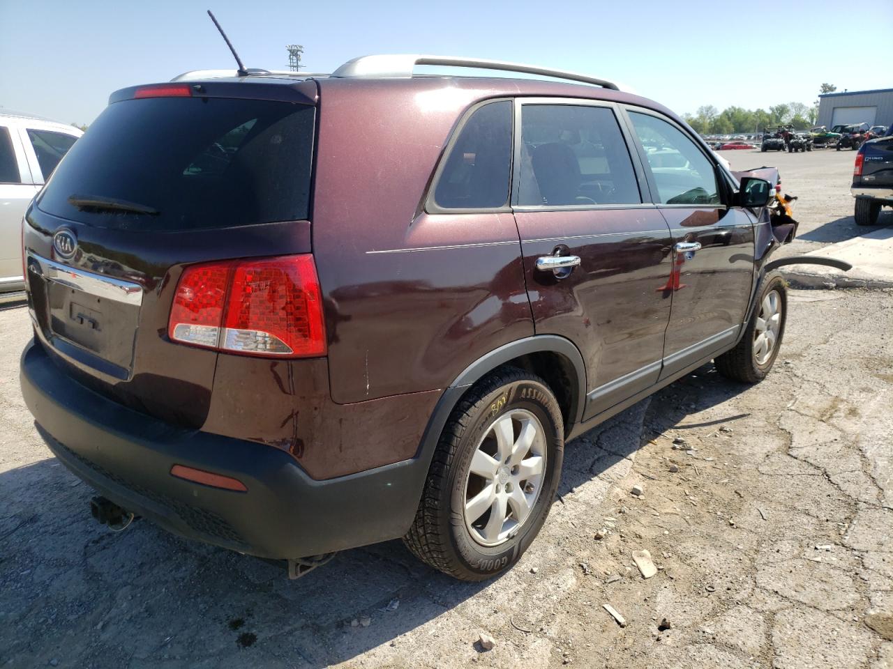 Photo 4 from auction – 2011 KIA SORENTO BA with VIN 5XYKT4A10BG118934