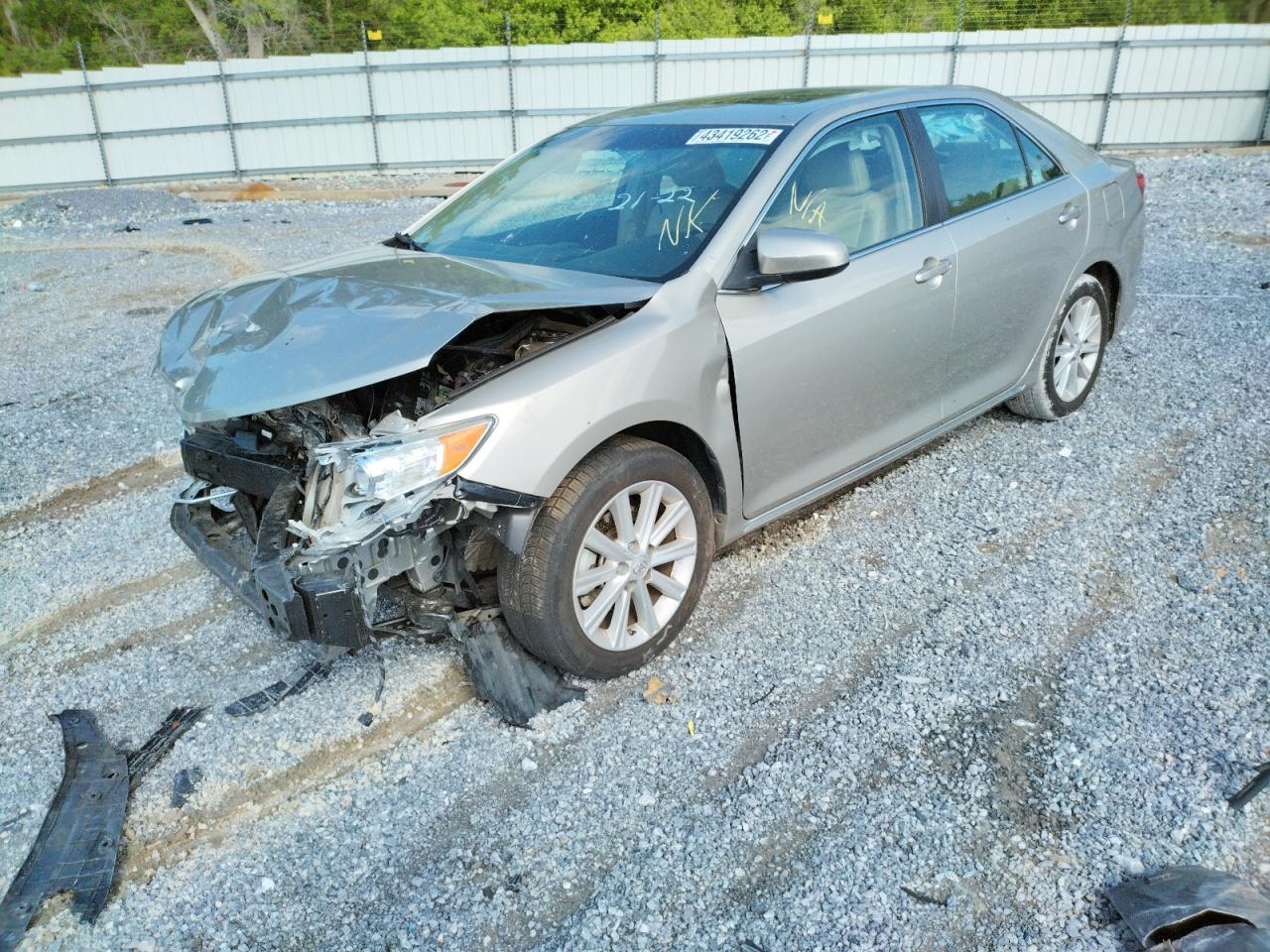 Photo 2 from auction – 2014 TOYOTA CAMRY SE with VIN 4T1BK1FK0EU544091