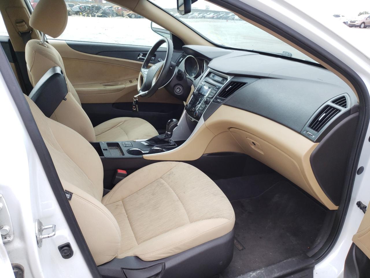 Photo 5 from auction – 2013 HYUNDAI SONATA GLS with VIN 5NPEB4AC3DH523280