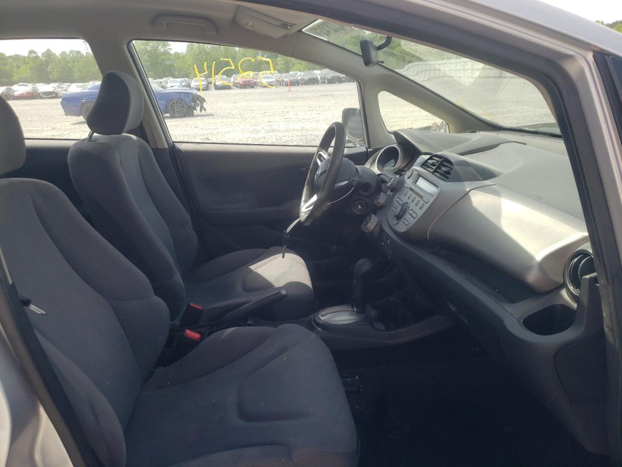 Photo 5 from auction – 2013 HONDA FIT with VIN JHMGE8H38DC079451