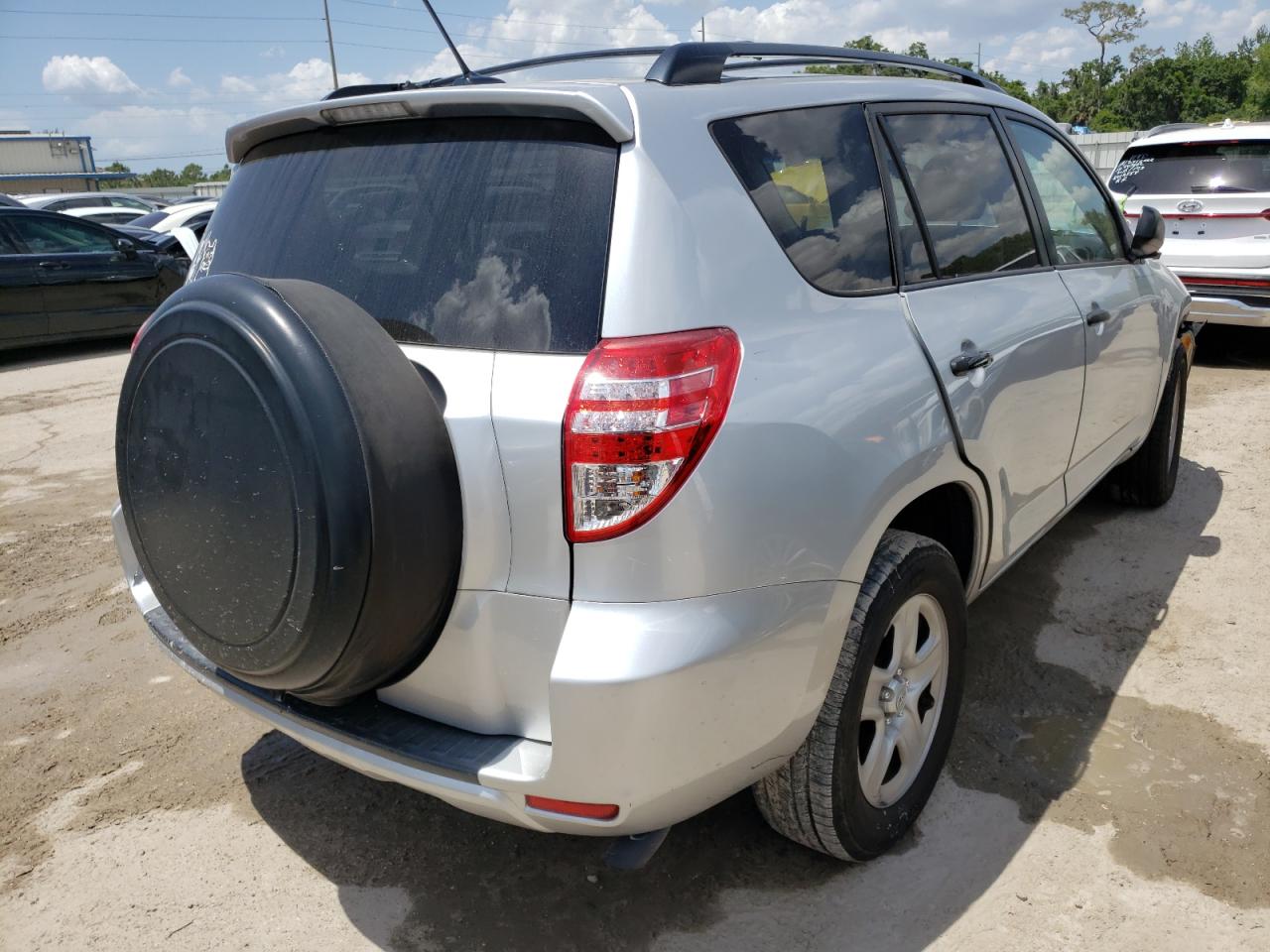 Photo 4 from auction – 2011 TOYOTA RAV4 with VIN 2T3ZF4DV7BW083492