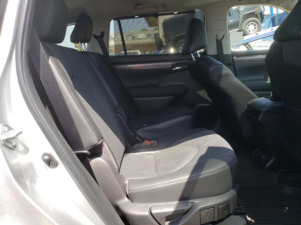 Photo 6 from auction – 2022 TOYOTA HIGHLANDER with VIN 5TDXBRCH0NS542962