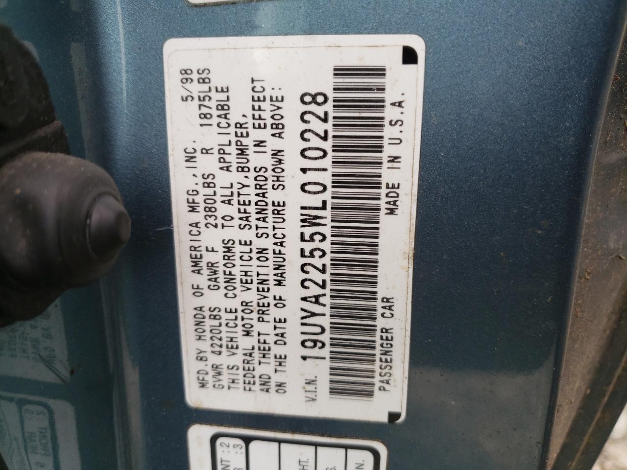 Photo 10 from auction – 1998 ACURA 3.0CL with VIN 19UYA2255WL010228