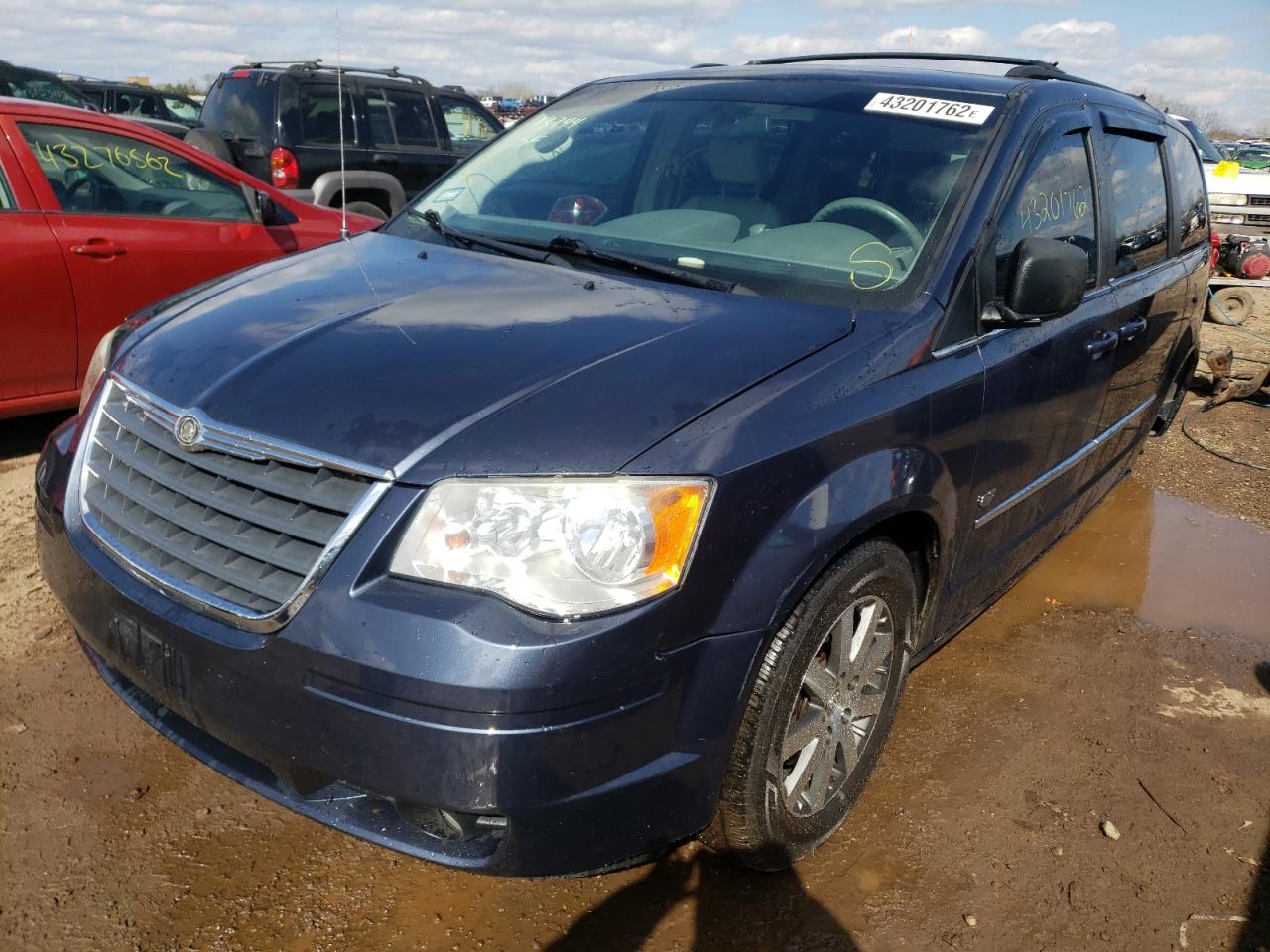Photo 2 from auction – 2009 CHRYSLER TOWN & COU with VIN 2A8HR54189R670707