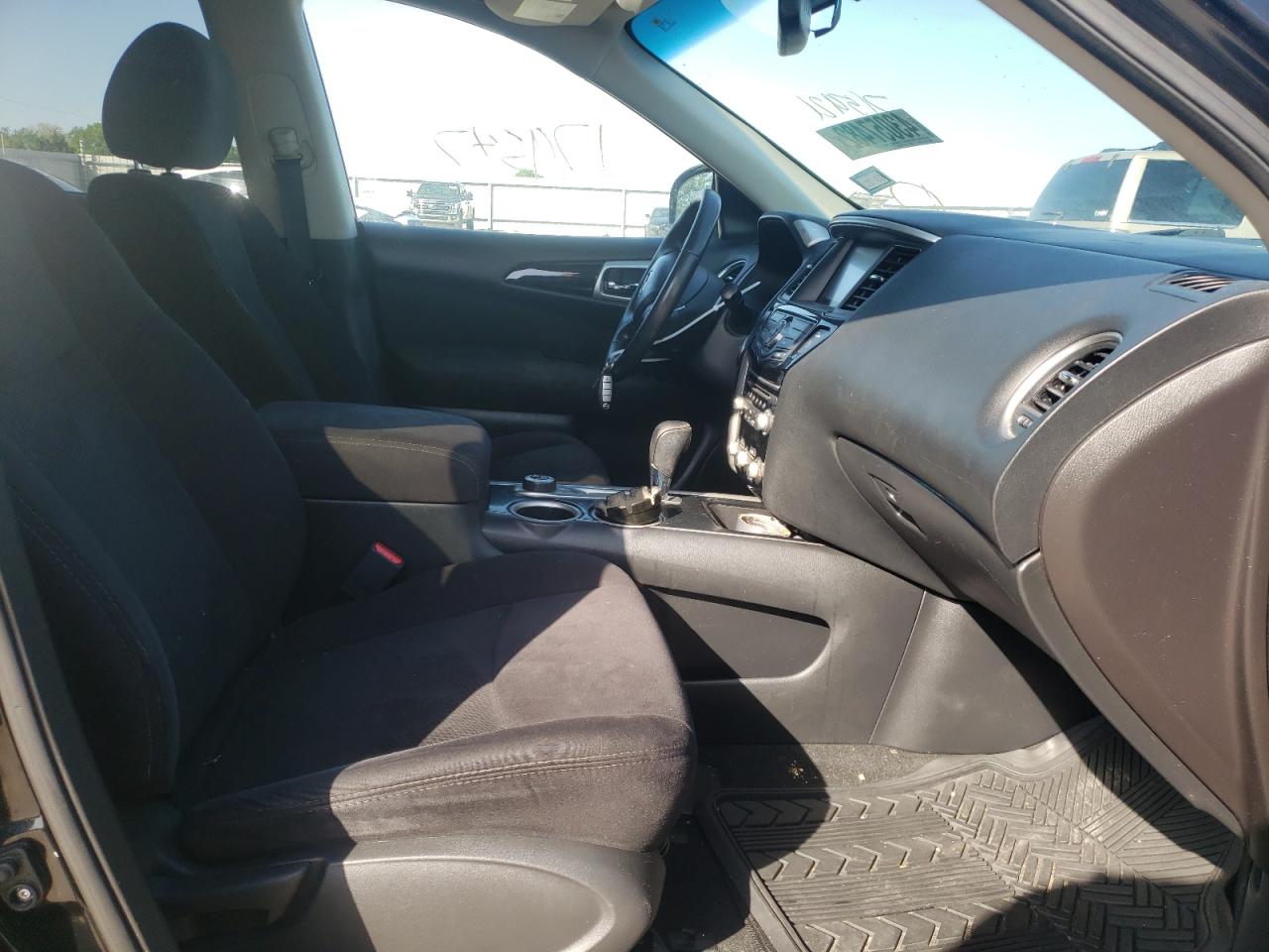 Photo 5 from auction – 2015 NISSAN PATHFINDER with VIN 5N1AR2MM4FC715921