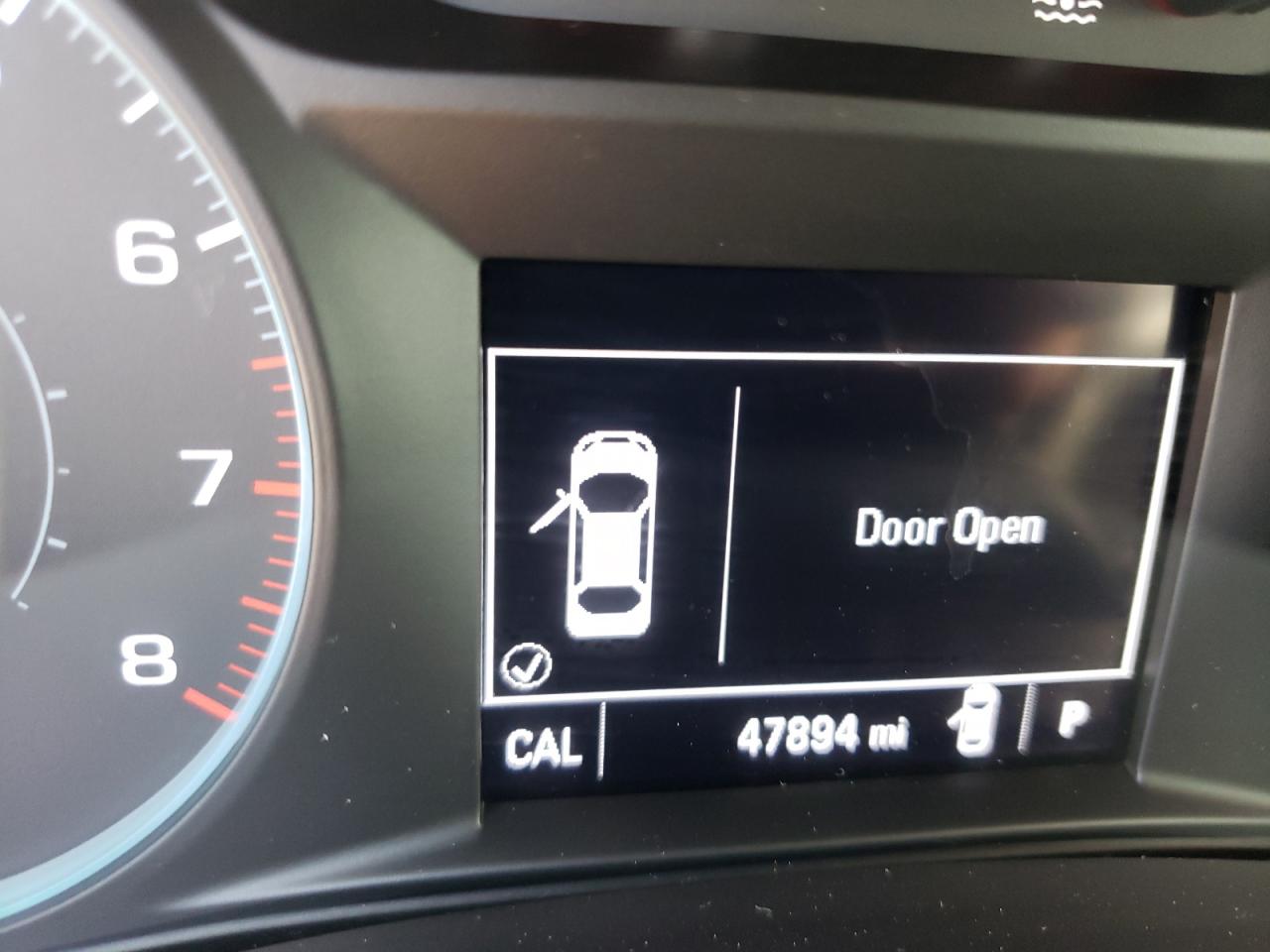 Photo 8 from auction – 2018 CHEVROLET MALIBU LT with VIN 1G1ZD5ST9JF183342