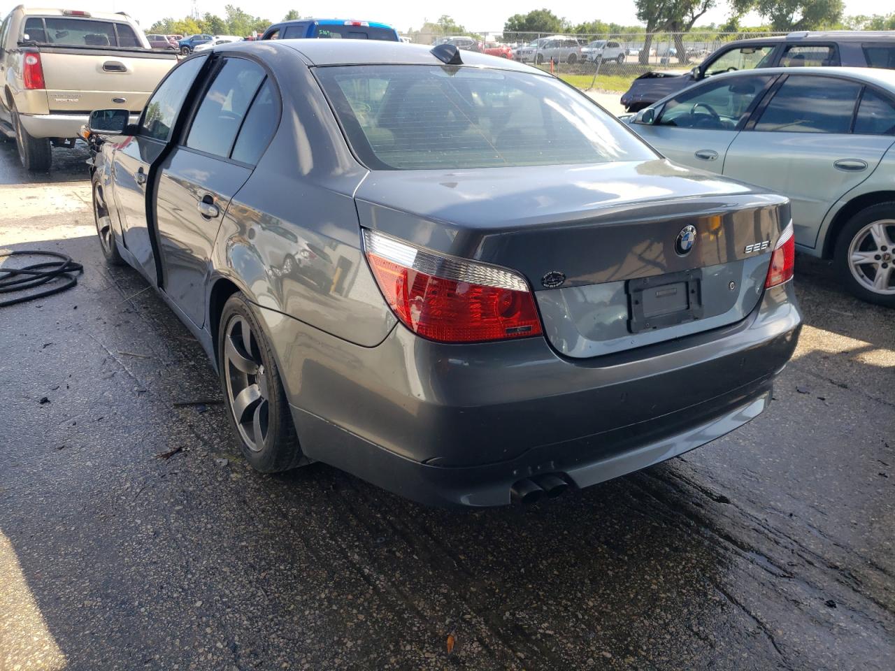 Photo 3 from auction – 2007 BMW 525 I with VIN WBANE53557CW61301
