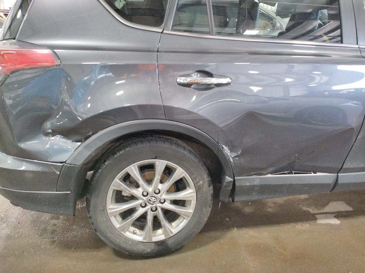 Photo 9 from auction – 2016 TOYOTA RAV4 LIMIT with VIN JTMDFREV2GJ083637