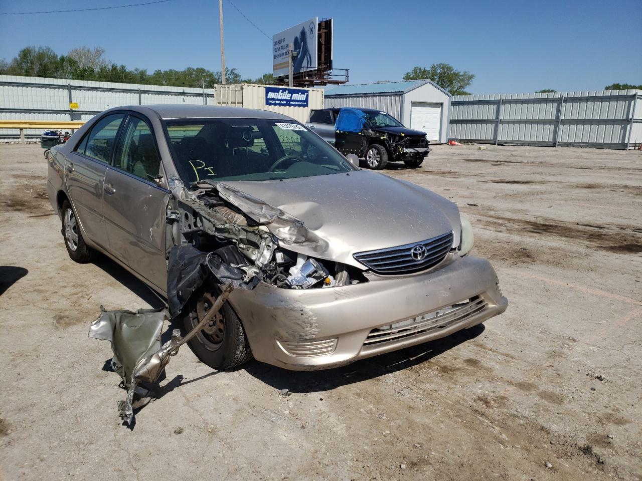 TOYOTA CAMRY LE 2005 with VIN 4T1BE32K95U584856 - Photo from auction
