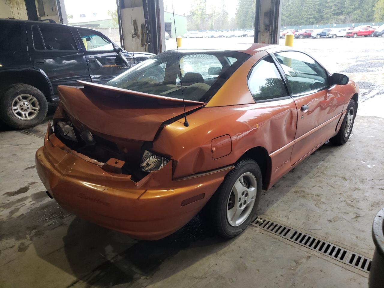 Photo 4 from auction – 2005 PONTIAC SUNFIRE with VIN 3G2JB12F55S121813