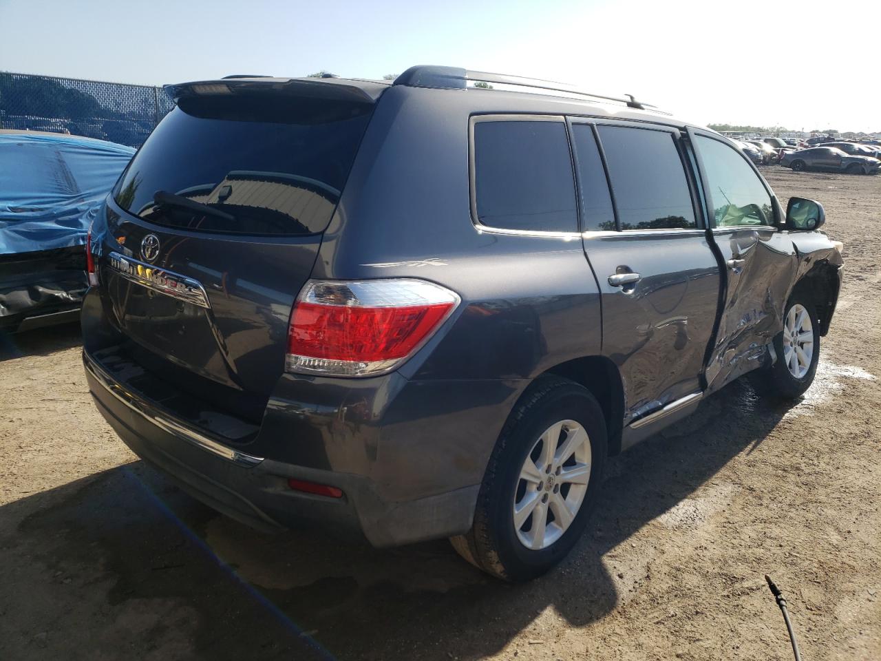 Фото 4 с аукциона – 2012 TOYOTA HIGHLANDER с VIN 5TDZK3EH3CS060986