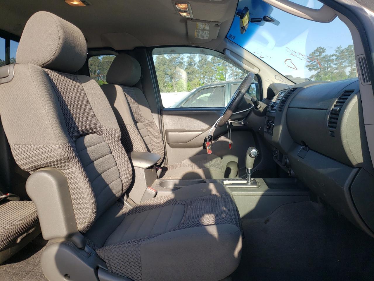 Photo 5 from auction – 2005 NISSAN FRONTIER K with VIN 1N6AD06W15C466074