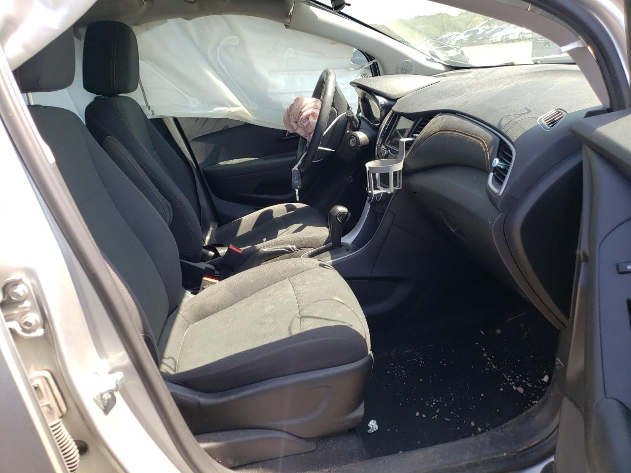 Photo 5 from auction – 2019 CHEVROLET TRAX LS with VIN 3GNCJKSB6KL148932