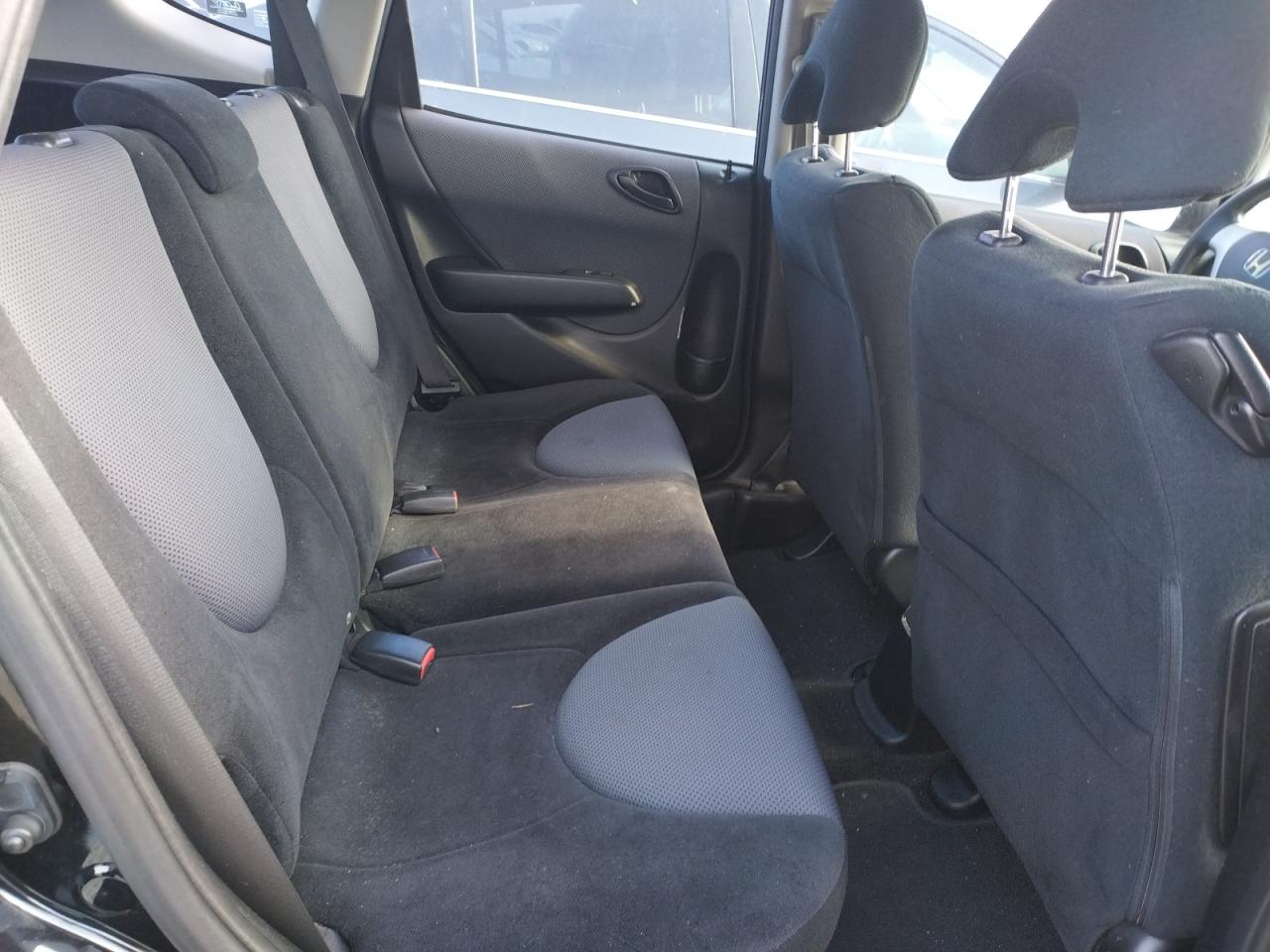 Photo 6 from auction – 2007 HONDA FIT with VIN JHMGD37417S044650