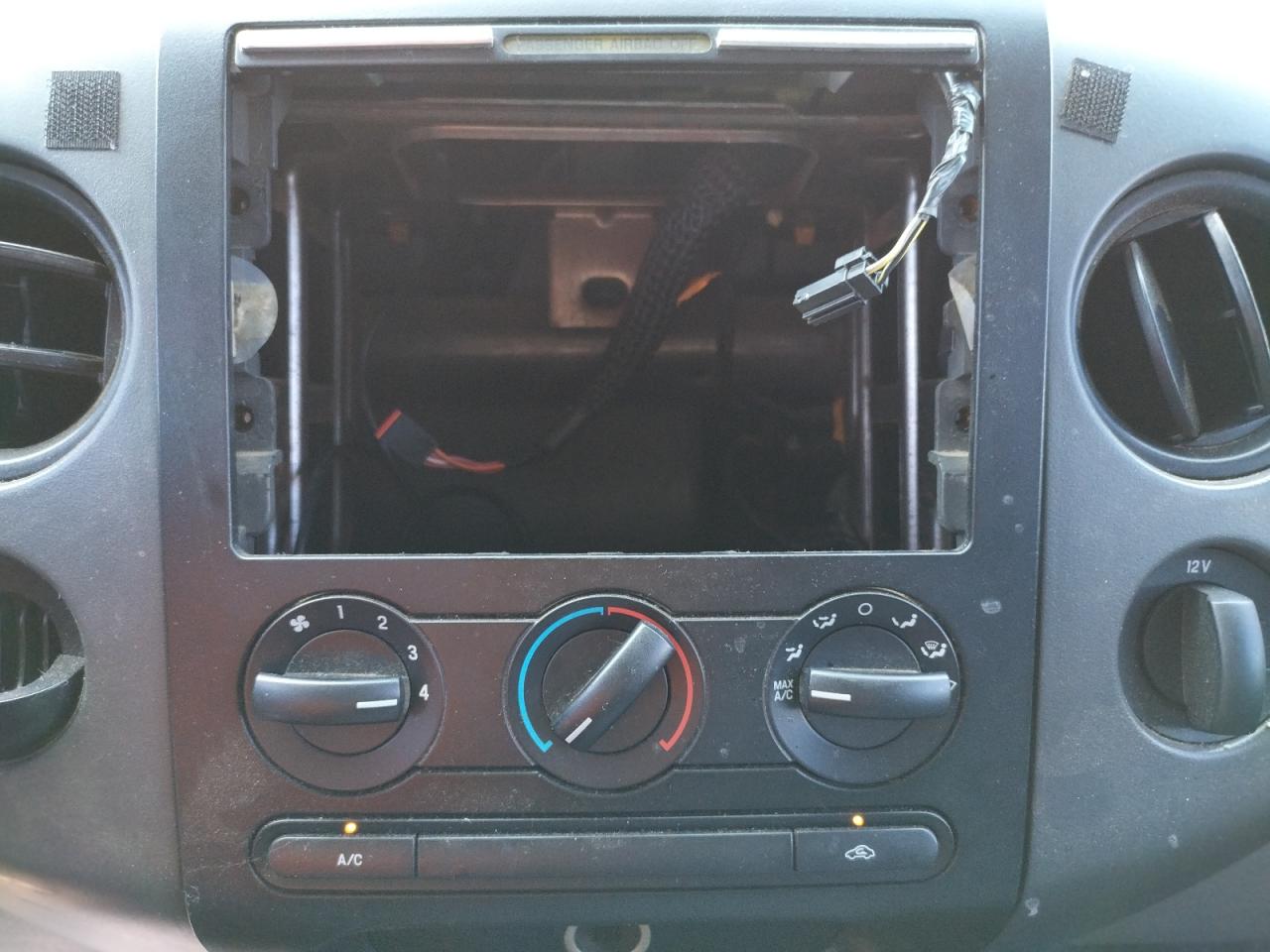 Photo 9 from auction – 2007 FORD F150 with VIN 1FTRX12W07FA31038