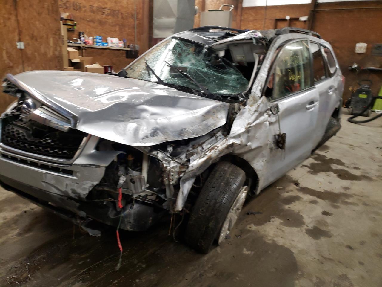 Photo 9 from auction – 2015 SUBARU FORESTER 2 with VIN JF2SJADC7FH588071