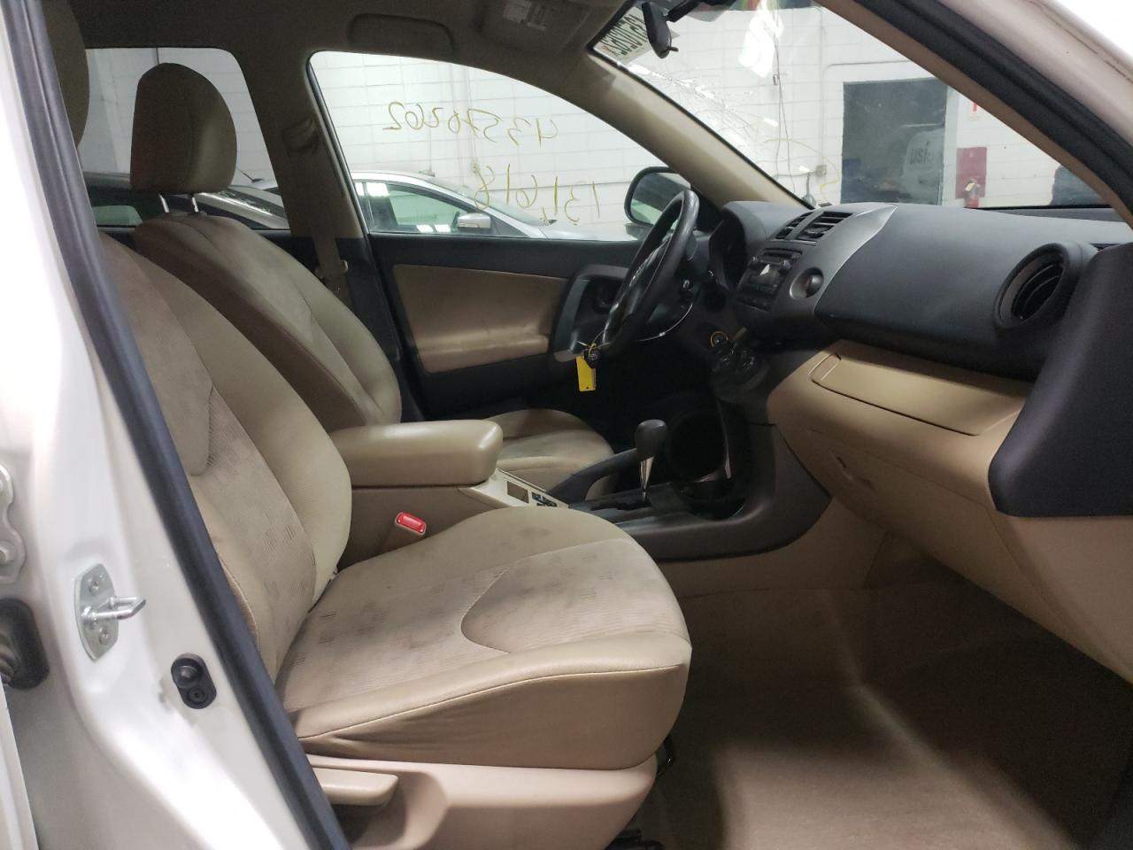 Photo 5 from auction – 2012 TOYOTA RAV4 with VIN 2T3BF4DVXCW182746