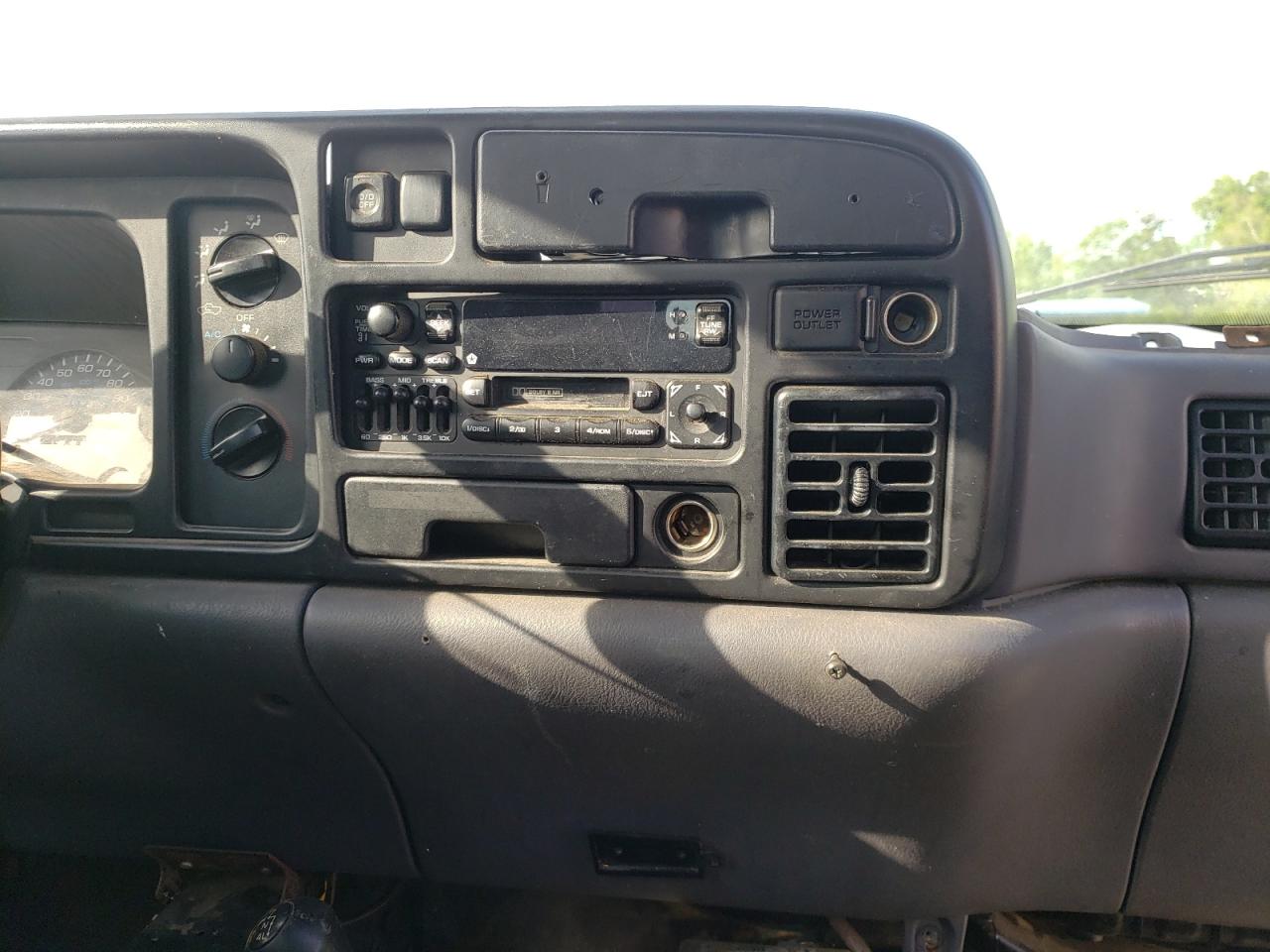 Photo 9 from auction – 1997 DODGE RAM 1500 with VIN 1B7HF16Z6VS172204
