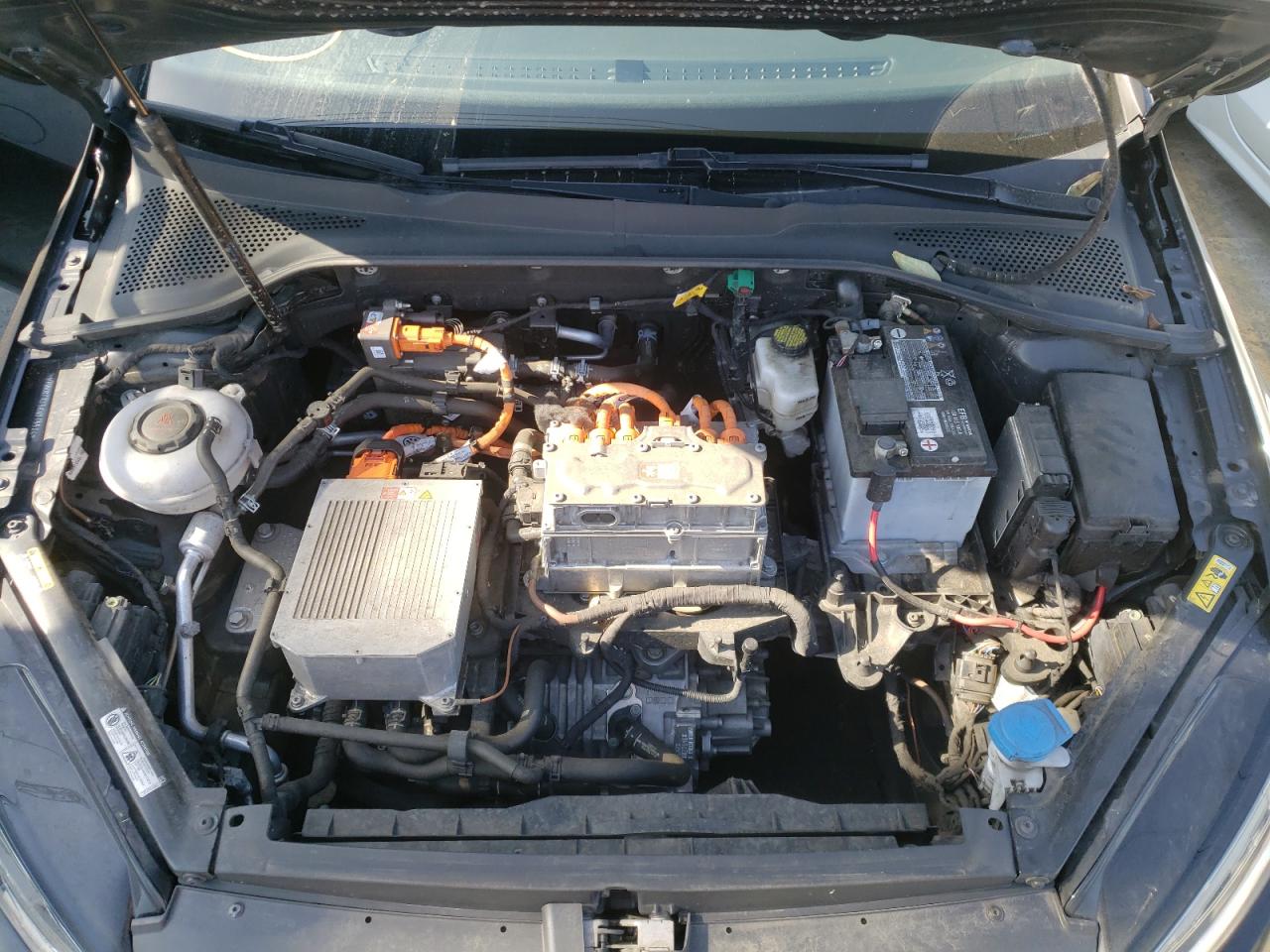 Photo 7 from auction – 2019 VOLKSWAGEN E-GOLF SE with VIN WVWKR7AU5KW915564
