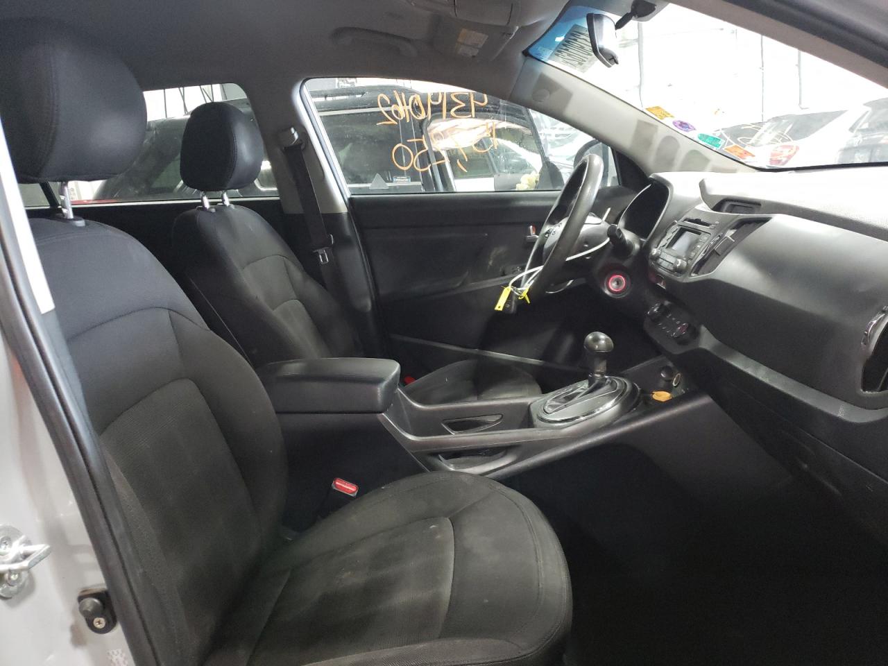 Photo 5 from auction – 2012 KIA SPORTAGE L with VIN KNDPBCA23C7296847