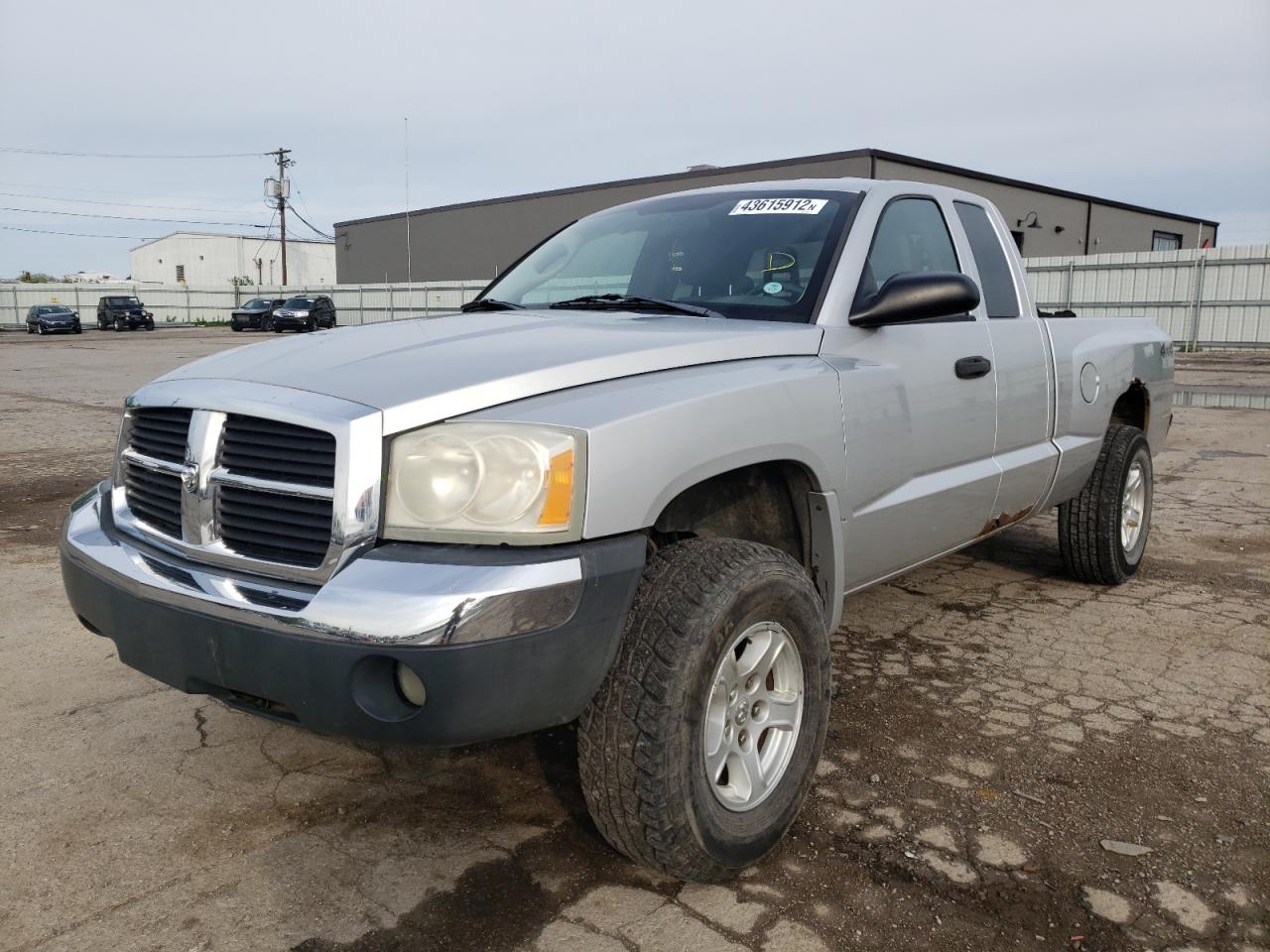 Photo 2 from auction – 2005 DODGE DAKOTA SLT with VIN 1D7HW42K05S279166