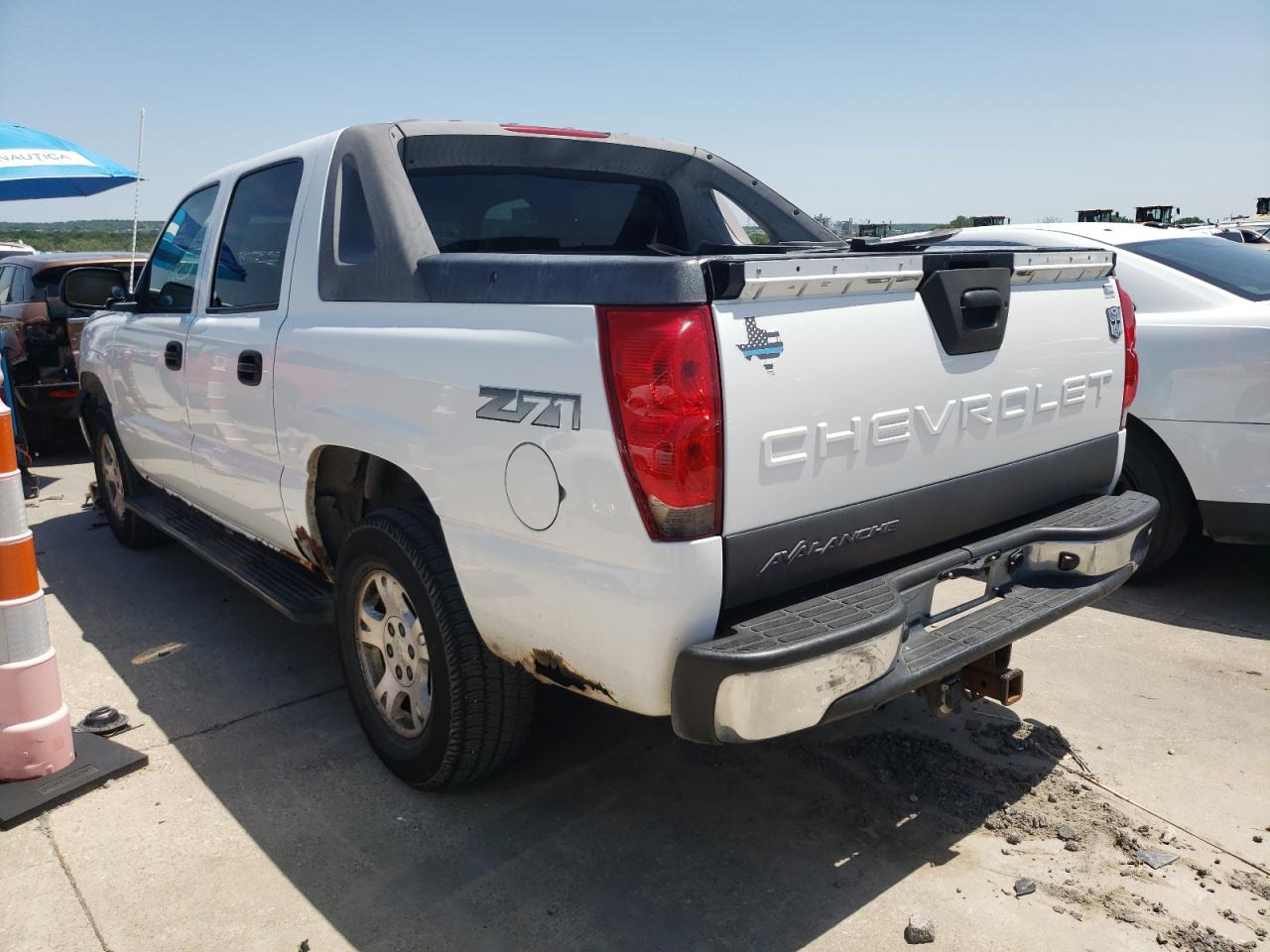 Photo 3 from auction – 2003 CHEVROLET AVALANCHE with VIN 3GNEK13T03G226297