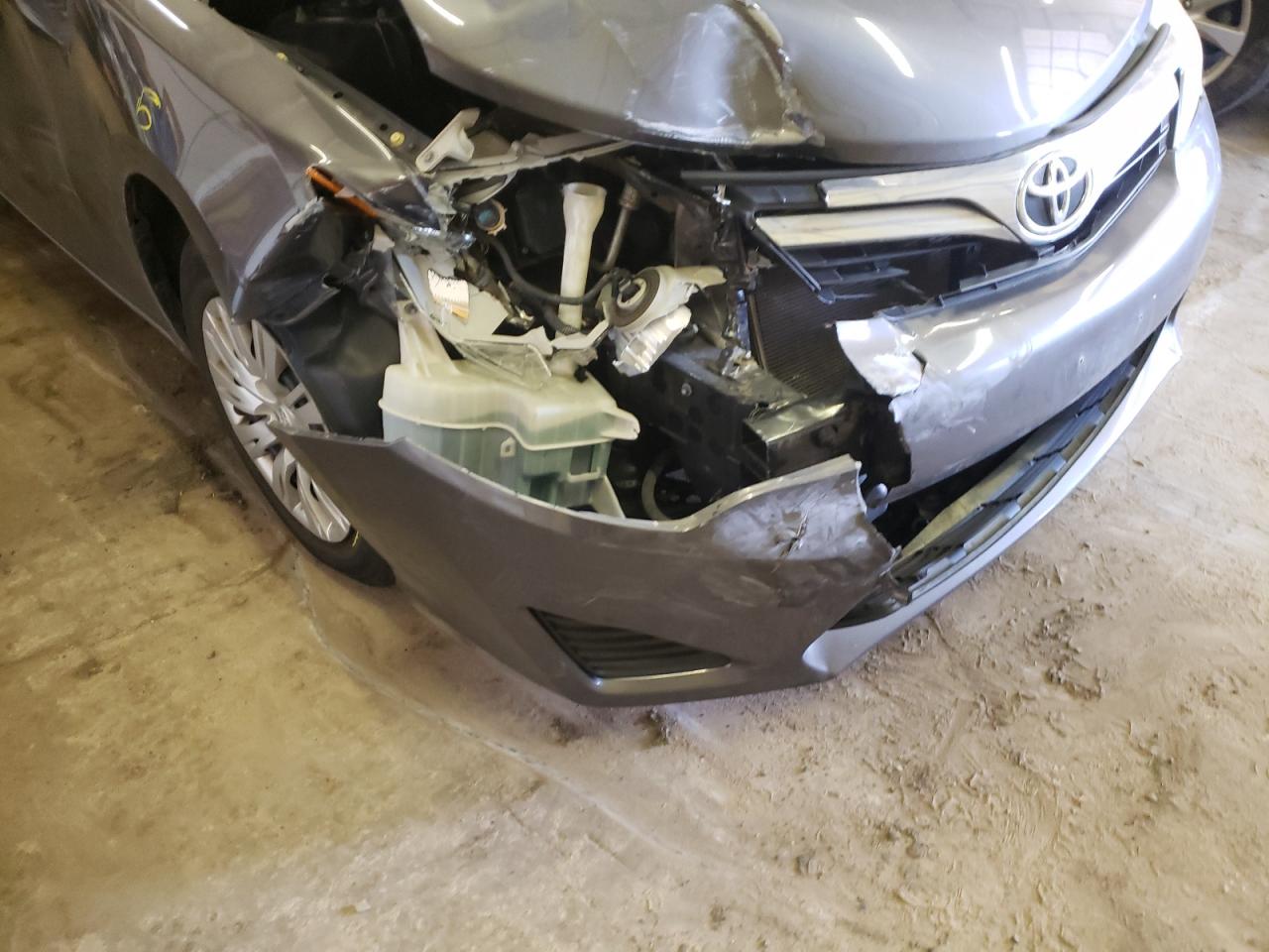 Photo 9 from auction – 2014 TOYOTA CAMRY L with VIN 4T4BF1FK2ER362869