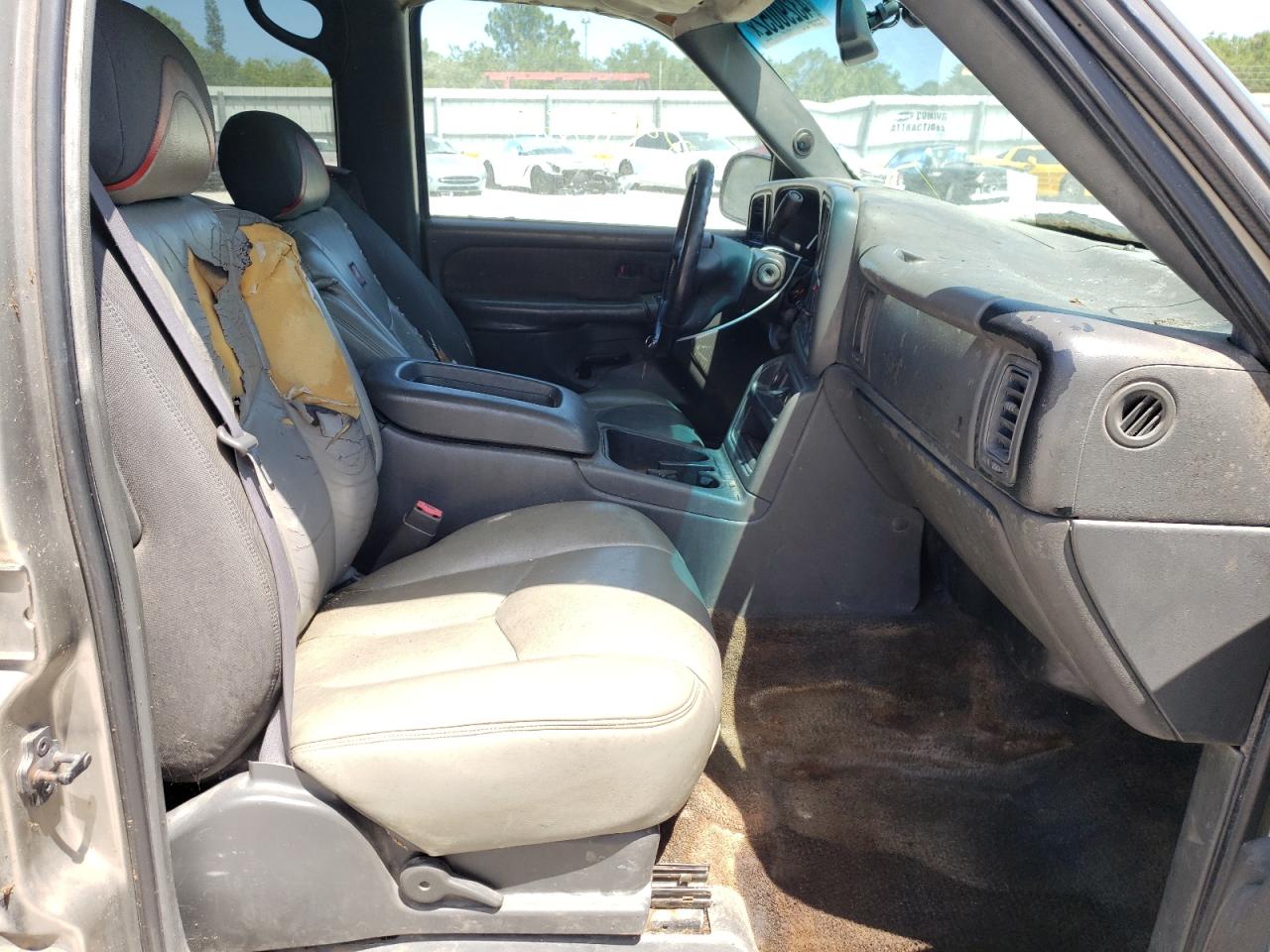 Photo 5 from auction – 2003 CHEVROLET AVALANCHE with VIN 3GNEC13T23G231479