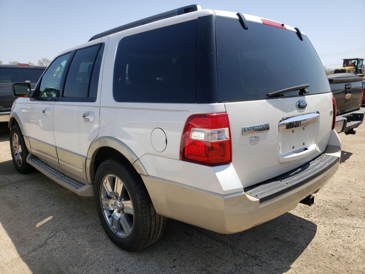 Photo 3 from auction – 2010 FORD EXPEDITION with VIN 1FMJU1J57AEA76470