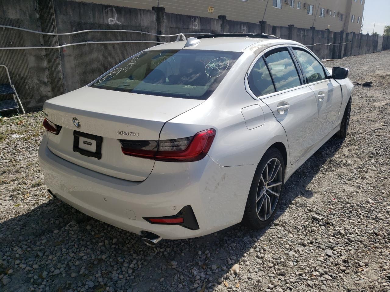 Photo 4 from auction – 2020 BMW 330XI with VIN 3MW5R7J00L8B13845