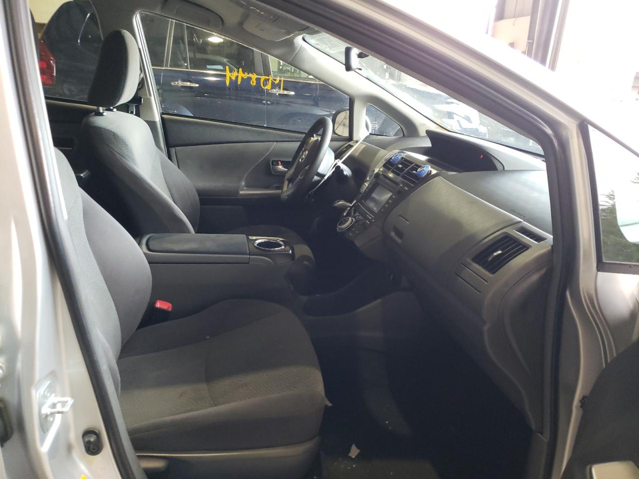 Photo 5 from auction – 2012 TOYOTA PRIUS V with VIN JTDZN3EU3C3061898