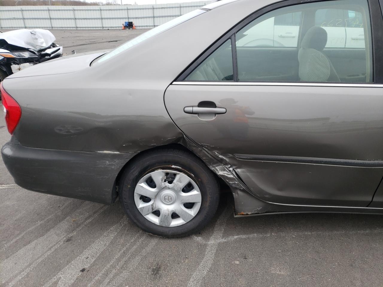 Photo 9 from auction – 2002 TOYOTA CAMRY LE with VIN 4T1BE32K52U549789