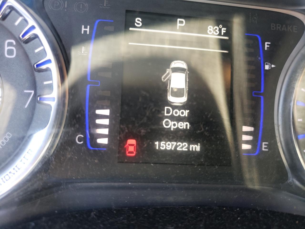 Photo 8 from auction – 2015 CHRYSLER 200 LIMITE with VIN 1C3CCCAB4FN595182